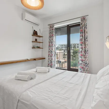 Coquette * Bucharest